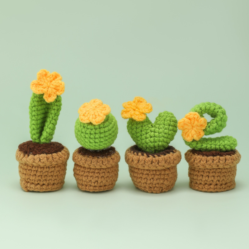 "LOVE" Cactus Potted Plant 4Pcs Crochet Kit